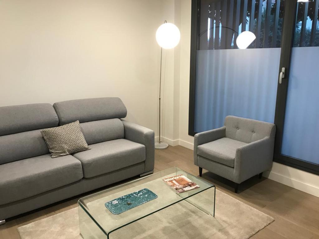 Apartamento De Dos Dormitorios En Triana Sevilla Exteriör bild
