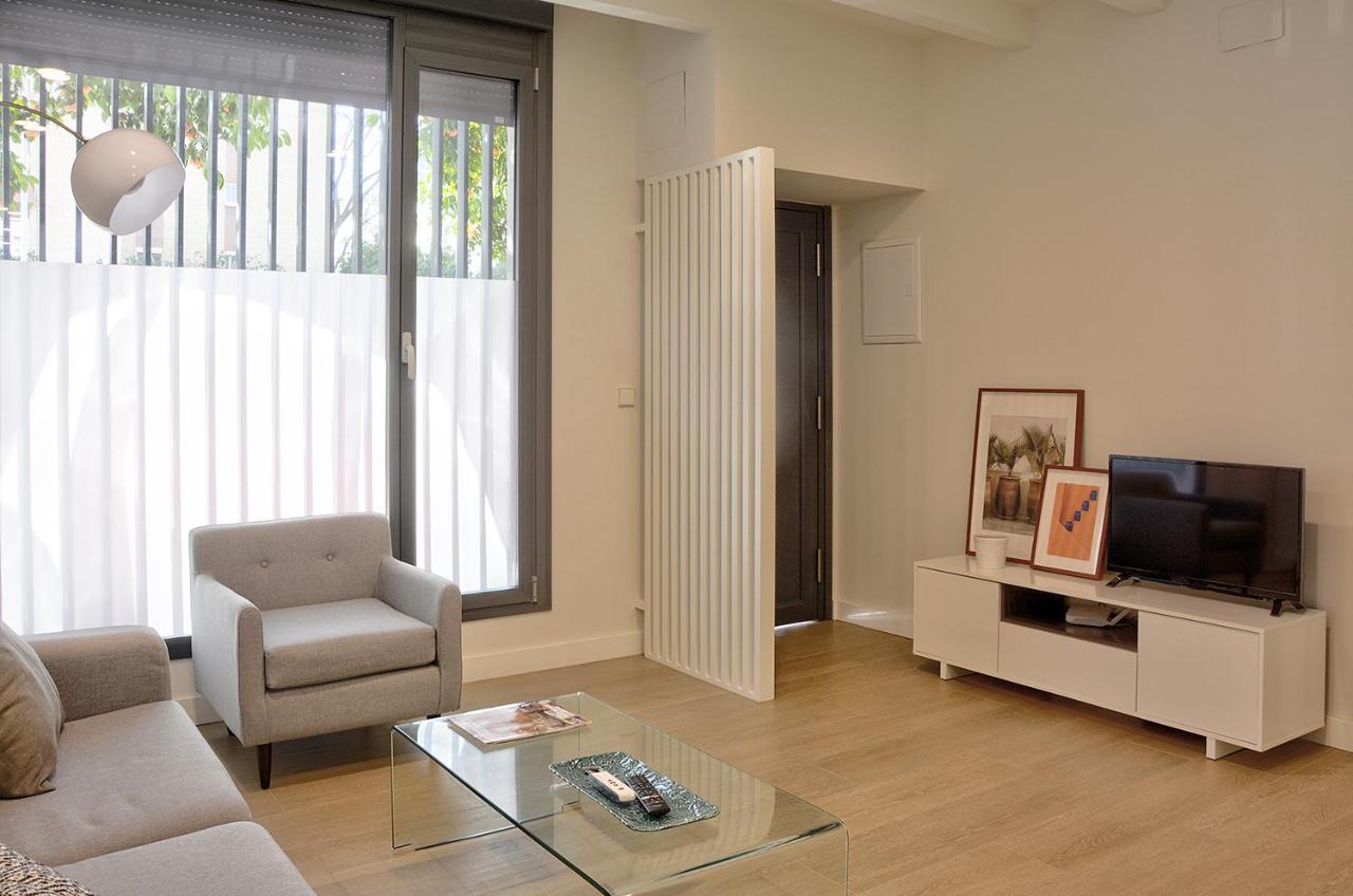 Apartamento De Dos Dormitorios En Triana Sevilla Exteriör bild